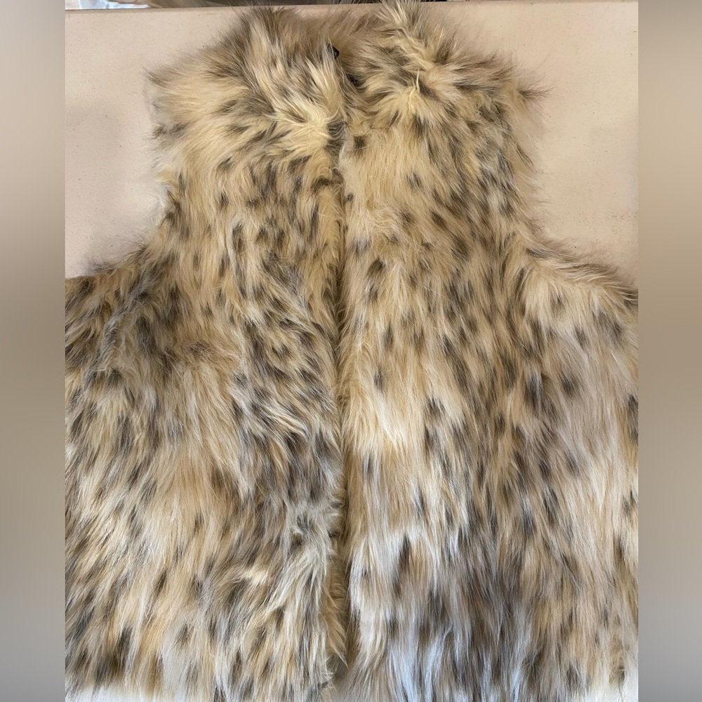 Faux Fur, size Large, vest